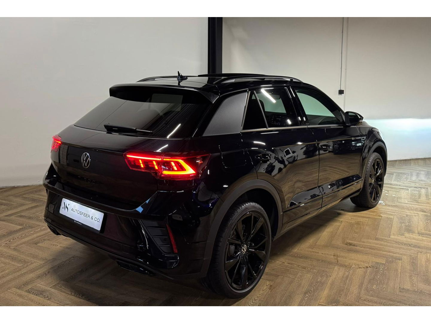 Volkswagen T-Roc 1.5 TSI R-Line PANO KEYLESS CAM