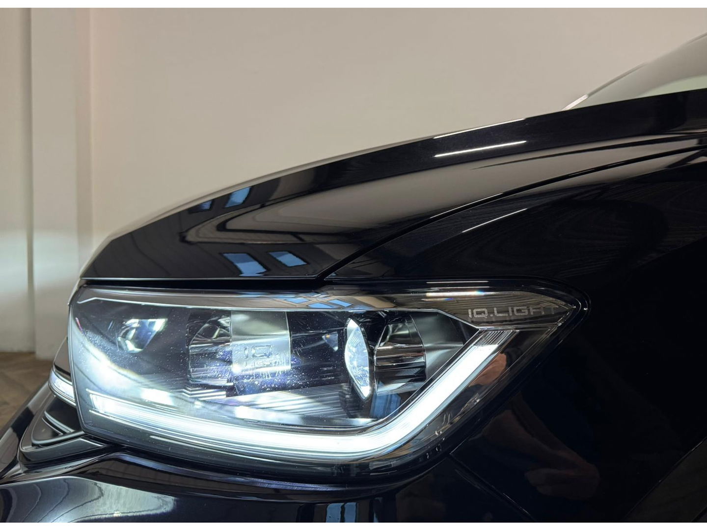 Volkswagen T-Roc 1.5 TSI R-Line PANO KEYLESS CAM