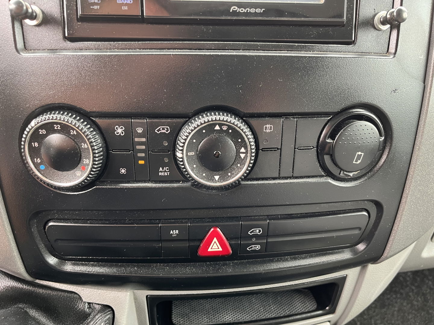 Volkswagen CRAFTER 30  L2 H2 80 KW Euro 5 *BUSCAMPER | AIRCO | CRUISE | LUIFEL*