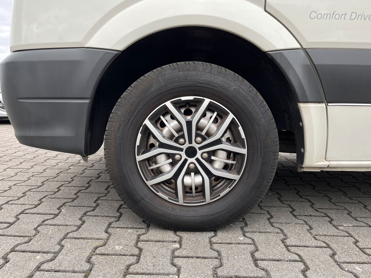 Volkswagen CRAFTER 30  L2 H2 80 KW Euro 5 *BUSCAMPER | AIRCO | CRUISE | LUIFEL*