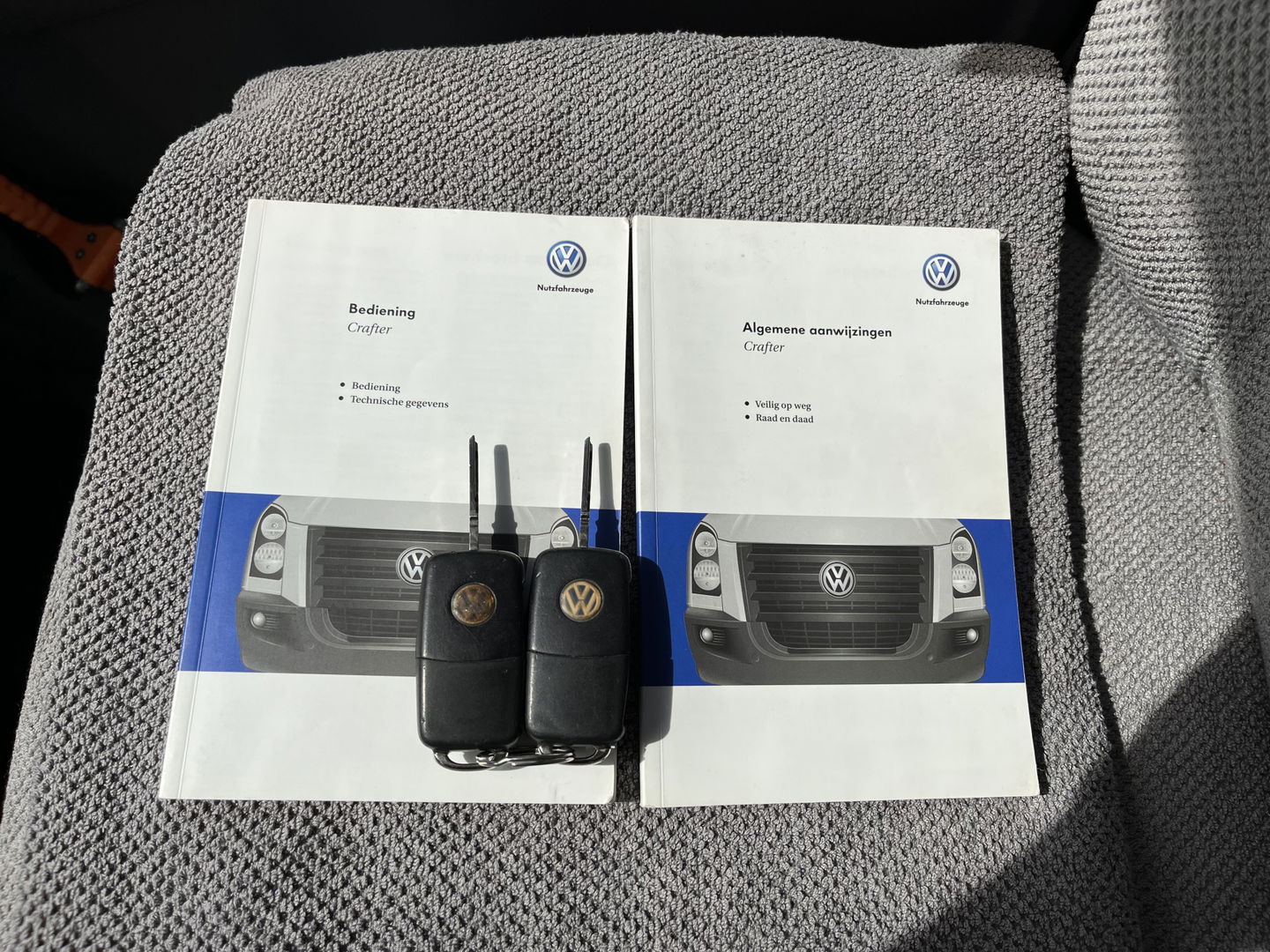 Volkswagen CRAFTER 30  L2 H2 80 KW Euro 5 *BUSCAMPER | AIRCO | CRUISE | LUIFEL*