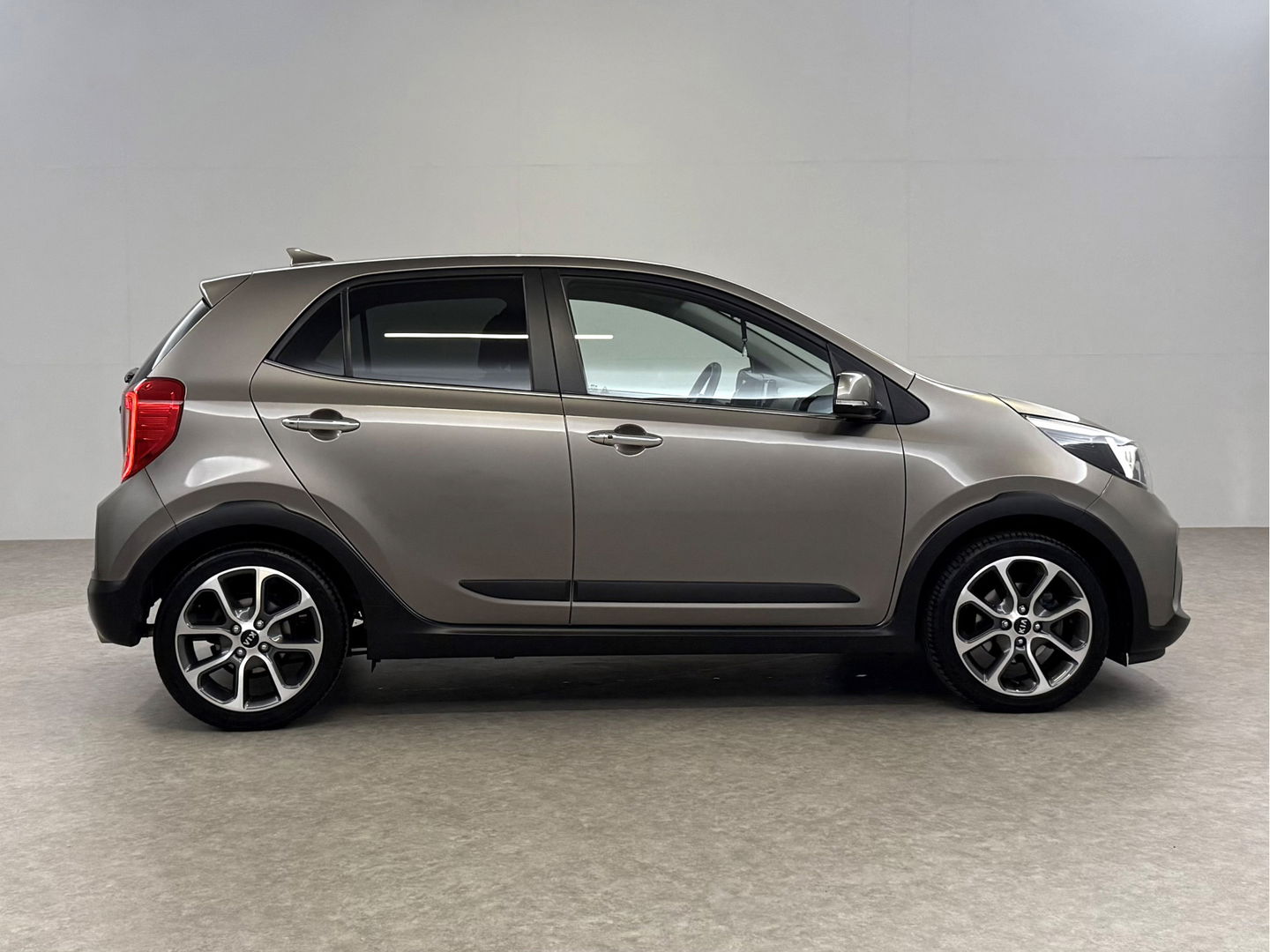 Kia Picanto 1.2 CVVT X-Line | Camera | Carplay | Stoel/ Stuur verw. | Keyless | Cruise | NAP