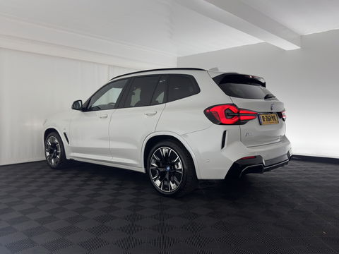 BMW iX3 M-Sportpack High Executive 80 kWh [3-Fase] {SOH-98%} (INCL-BTW) *PANO | LUXURY-LEATHER | HEAD-UP | ADAPTIVE-CRUISE | HEATED-SPORTSEATS | KEYLESS | SHIFT-PADDLES | AMBIENT-LIGHT | BLIND-SPOT | FULL-LED |  MEMORY-PACK | DIGI-COCKPIT | NAVI-FULLMA