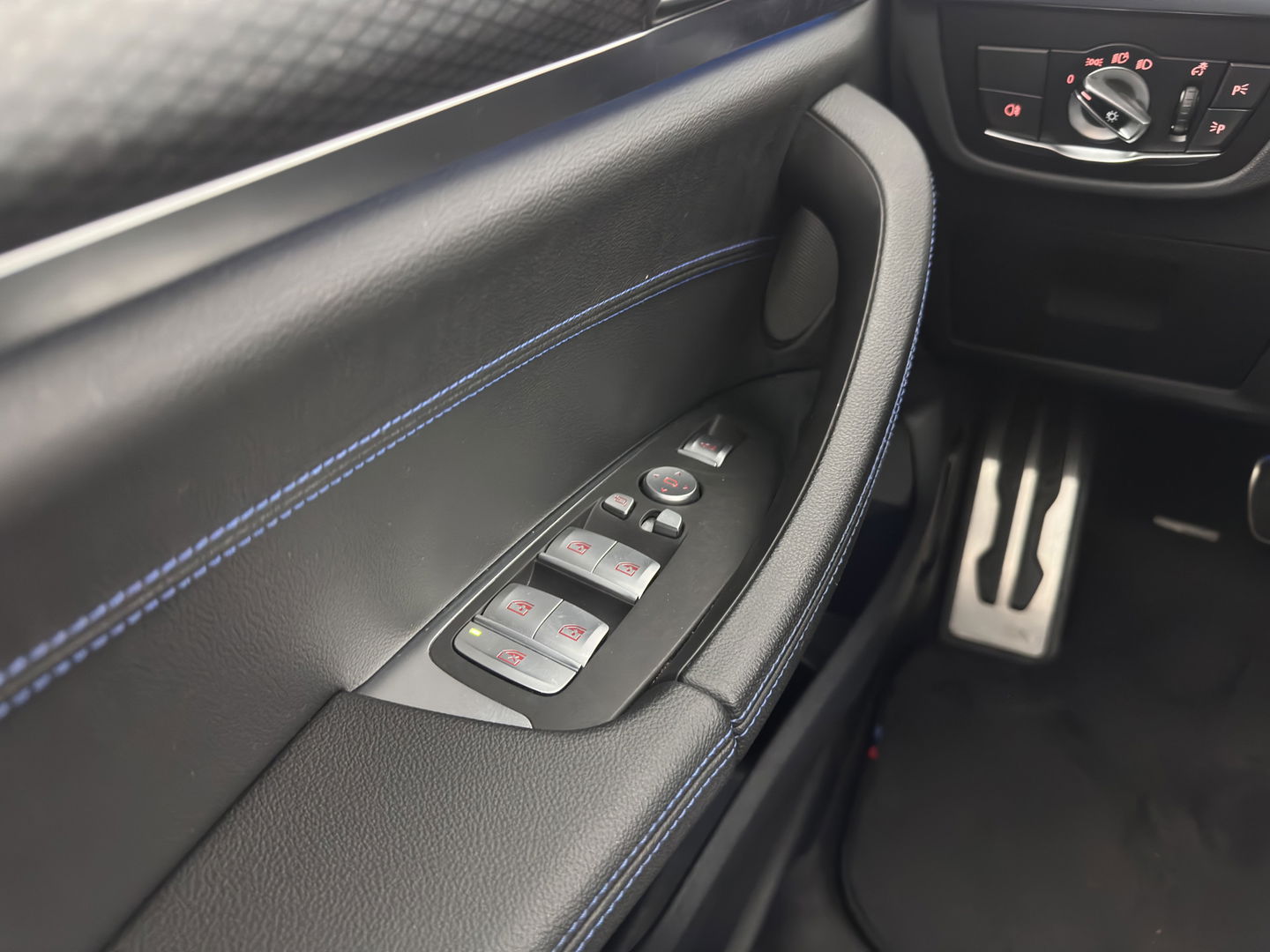 BMW iX3 M-Sportpack High Executive 80 kWh [3-Fase] {SOH-98%} (INCL-BTW) *PANO | LUXURY-LEATHER | HEAD-UP | ADAPTIVE-CRUISE | HEATED-SPORTSEATS | KEYLESS | SHIFT-PADDLES | AMBIENT-LIGHT | BLIND-SPOT | FULL-LED |  MEMORY-PACK | DIGI-COCKPIT | NAVI-FULLMA