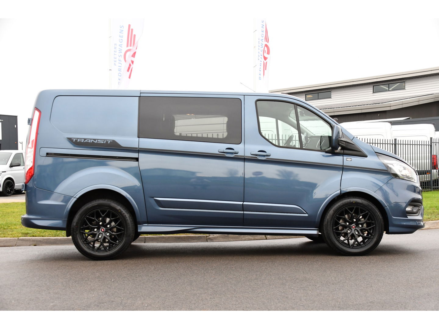 Ford Transit Custom 320 2.0 TDCI L1H1 Sport DC Adaptieve Cruise, Camera, Carplay, 170pk, 2 x Schuifdeur, Automaat, Sensoren, NAVI, Uniek!