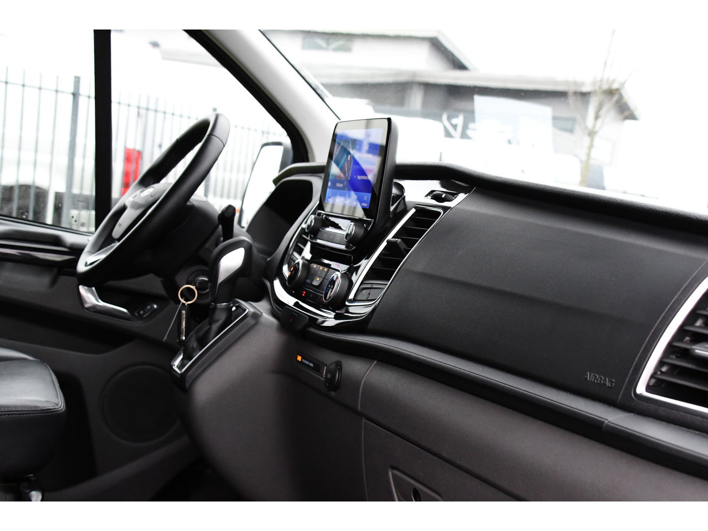 Ford Transit Custom 320 2.0 TDCI L1H1 Sport DC Adaptieve Cruise, Camera, Carplay, 170pk, 2 x Schuifdeur, Automaat, Sensoren, NAVI, Uniek!