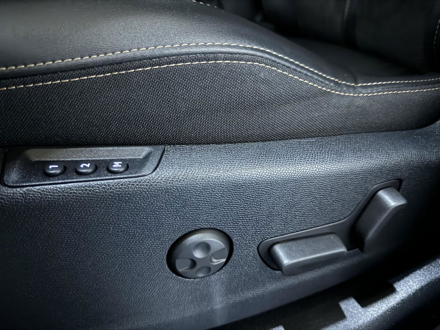 Peugeot 3008 1.6 PureTech GT Pano ACC 360° Focal Trekh. Massage NAP