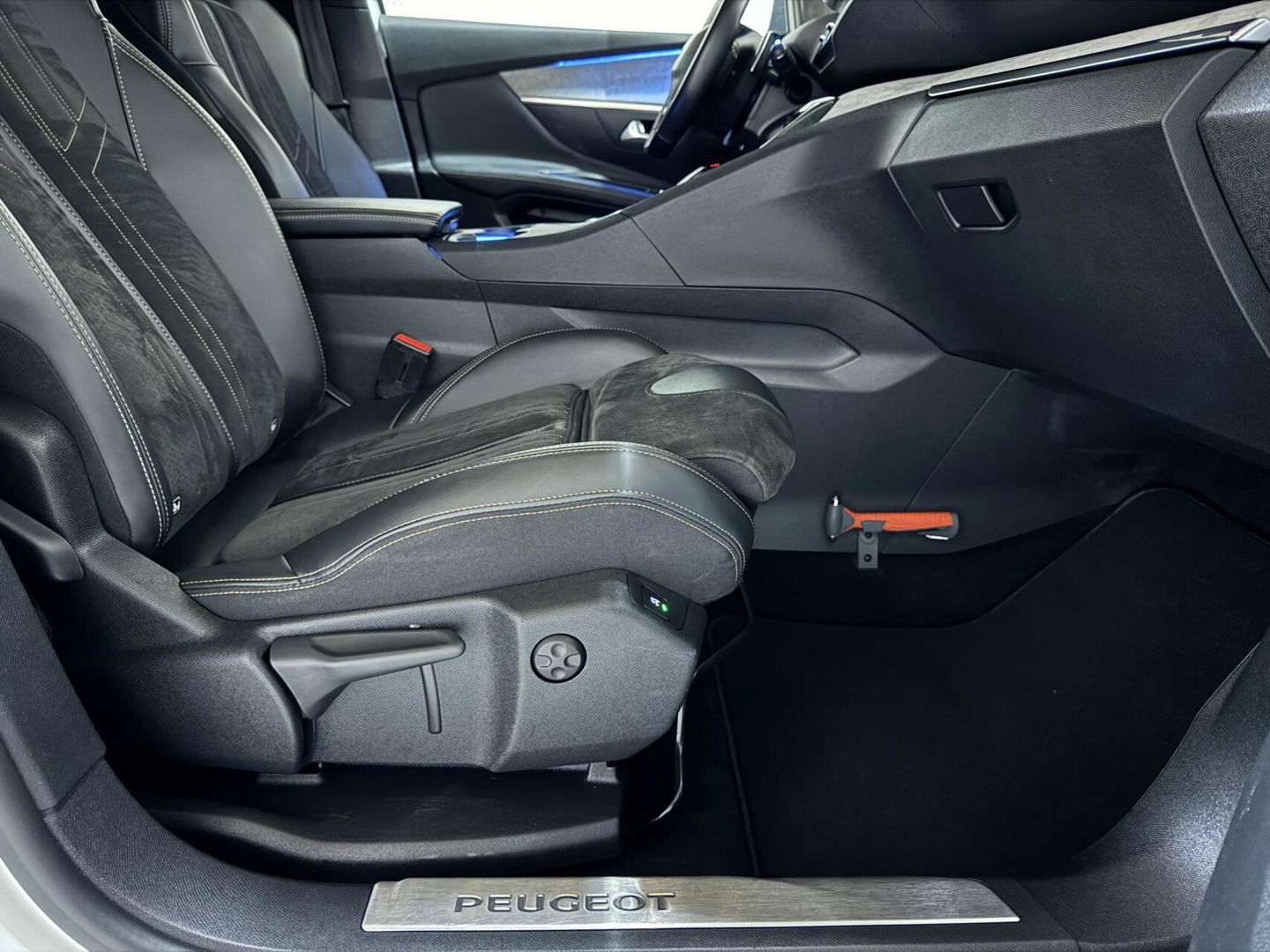 Peugeot 3008 1.6 PureTech GT Pano ACC 360° Focal Trekh. Massage NAP