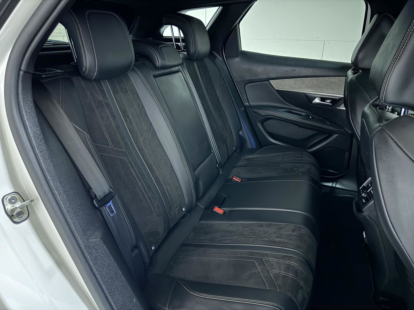 Peugeot 3008 1.6 PureTech GT Pano ACC 360° Focal Trekh. Massage NAP