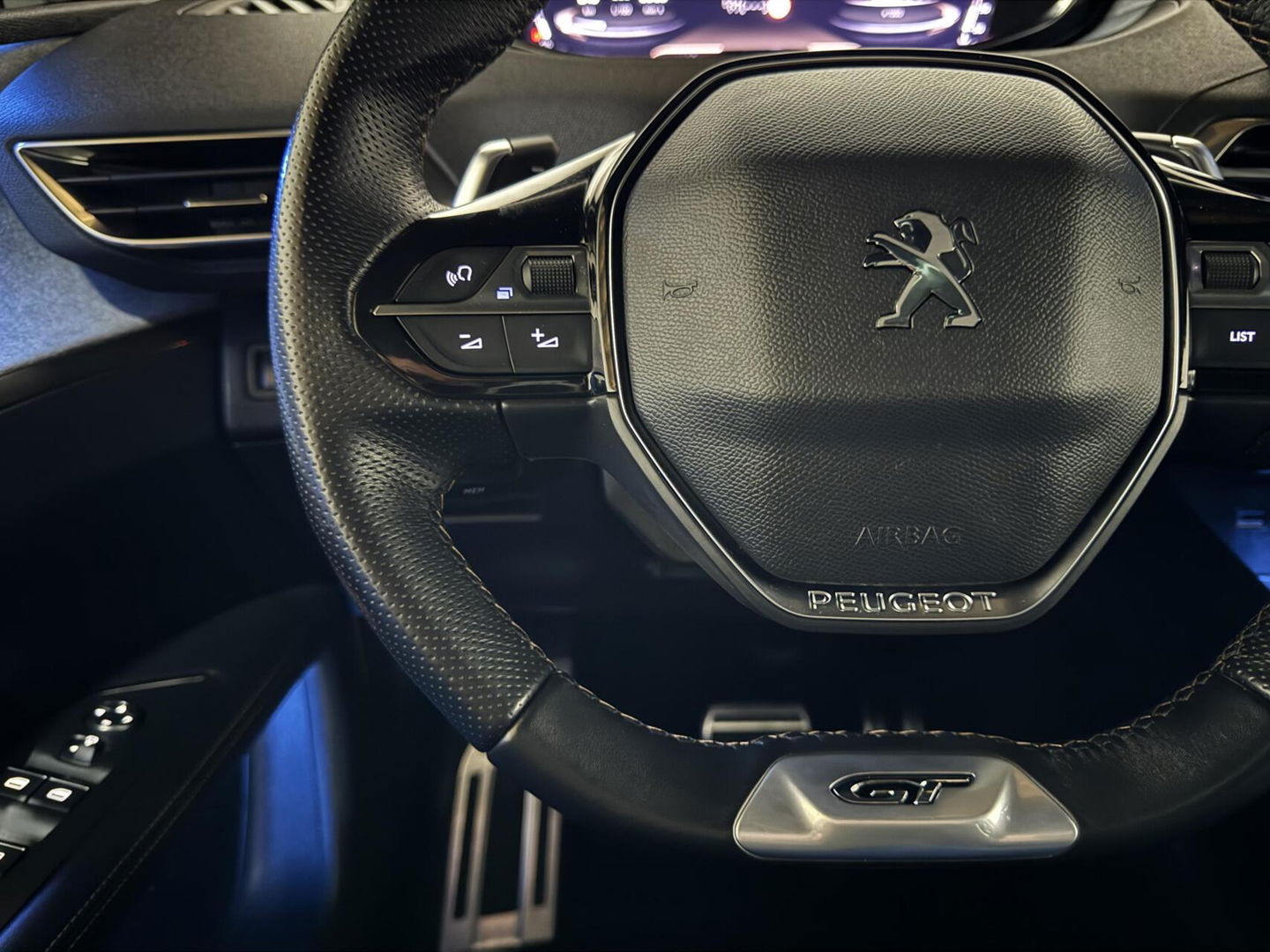 Peugeot 3008 1.6 PureTech GT Pano ACC 360° Focal Trekh. Massage NAP