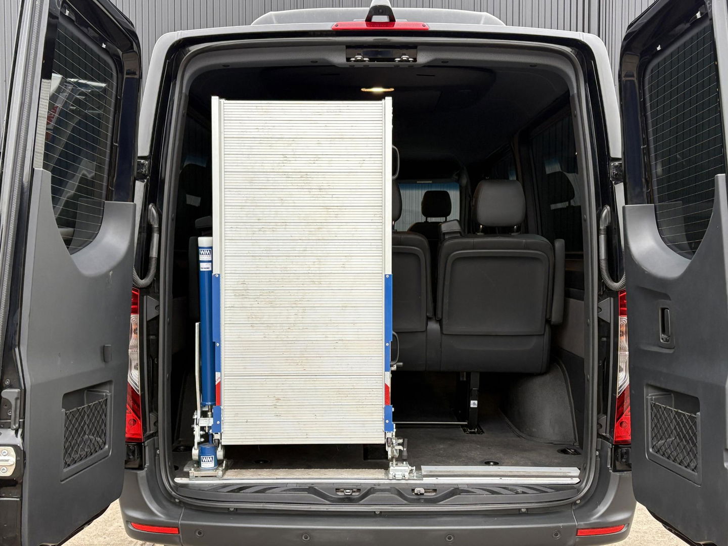 Mercedes-Benz Sprinter Tourer 319 V6 | 4X4 | LUXE PERSONENBUS | 9 PERSOONS |