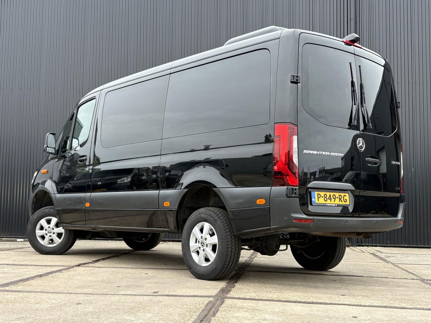 Mercedes-Benz Sprinter Tourer 319 V6 | 4X4 | LUXE PERSONENBUS | 9 PERSOONS |