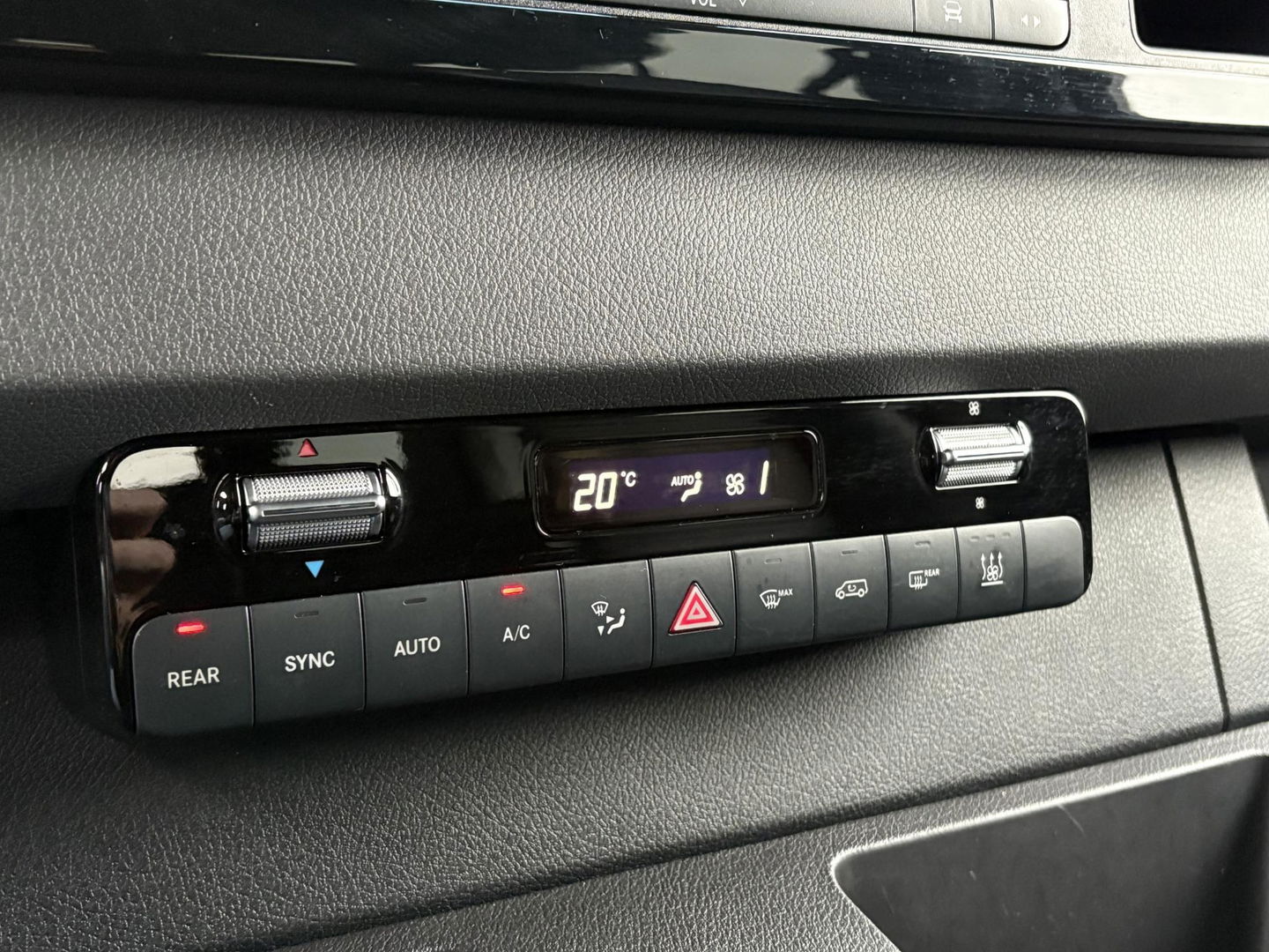 Mercedes-Benz Sprinter Tourer 319 V6 | 4X4 | LUXE PERSONENBUS | 9 PERSOONS |