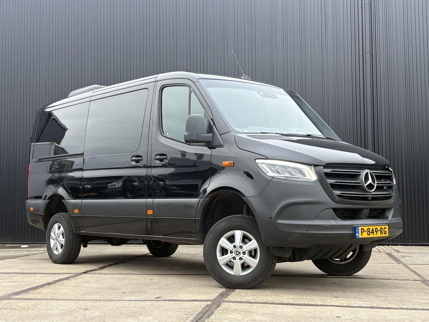 Mercedes-Benz Sprinter Tourer 319 V6 | 4X4 | LUXE PERSONENBUS | 9 PERSOONS |