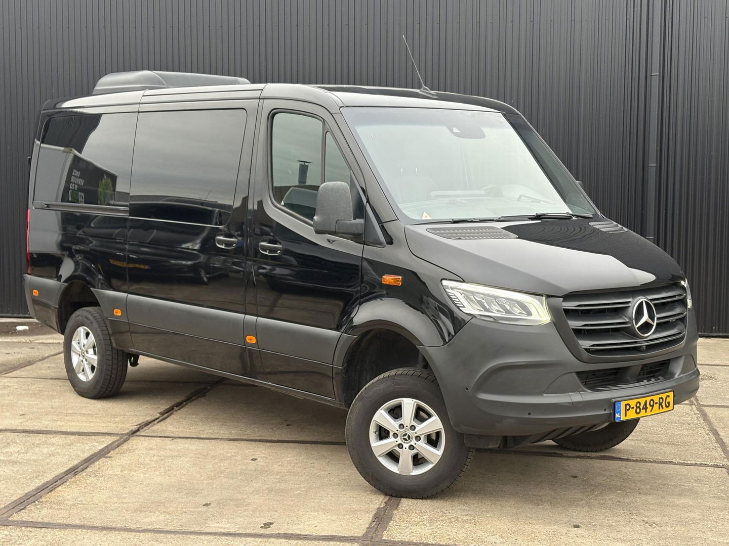 Mercedes-Benz Sprinter Tourer 319 V6 | 4X4 | LUXE PERSONENBUS | 9 PERSOONS |