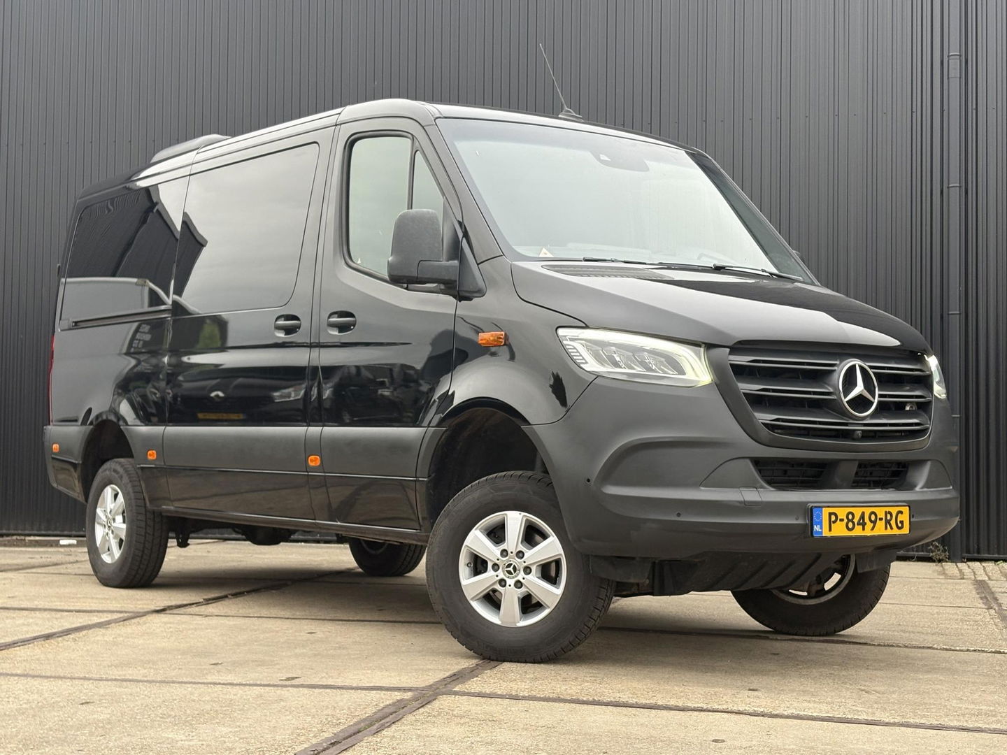 Mercedes-Benz Sprinter Tourer 319 V6 | 4X4 | LUXE PERSONENBUS | 9 PERSOONS |