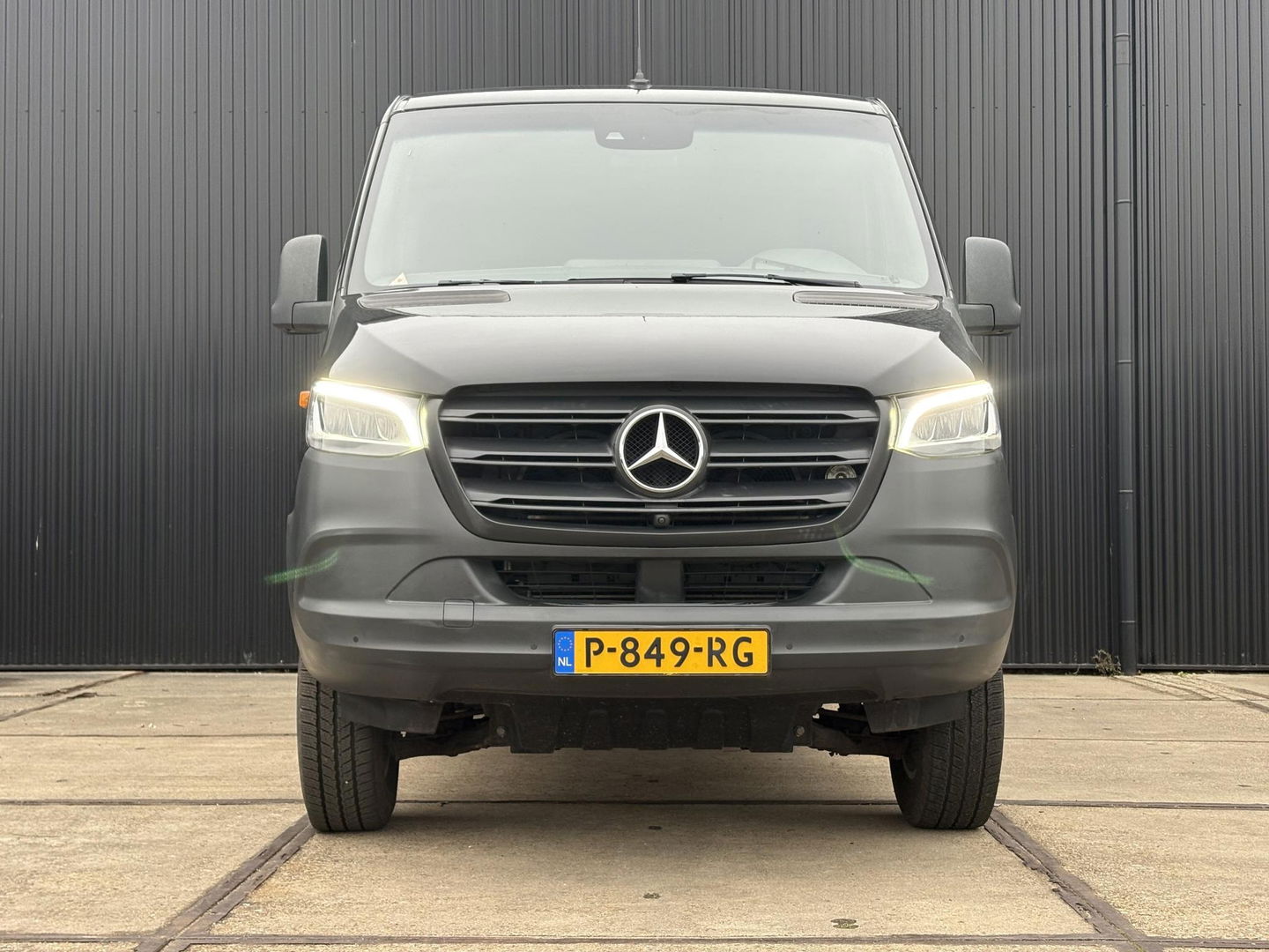 Mercedes-Benz Sprinter Tourer 319 V6 | 4X4 | LUXE PERSONENBUS | 9 PERSOONS |