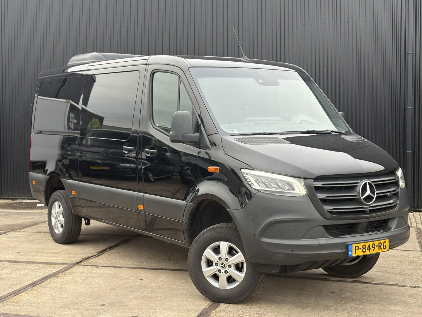 Mercedes-Benz Sprinter Tourer 319 V6 | 4X4 | LUXE PERSONENBUS | 9 PERSOONS |