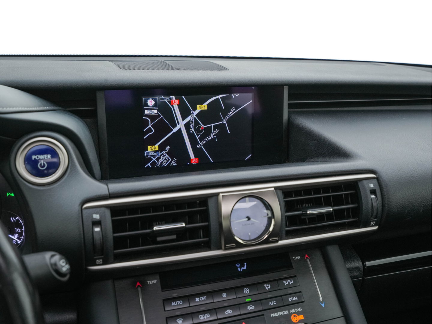 Lexus IS 300h Hybrid Business Line Aut. *PANO | LEATHER-MICROFIBRE | FULL-LED | NAVI-FULLMAP | HEATED-COMFORTSEATS | CAMERA | ECC | SHIFT-PADDLES | PDC | CRUISE | 17''ALU*