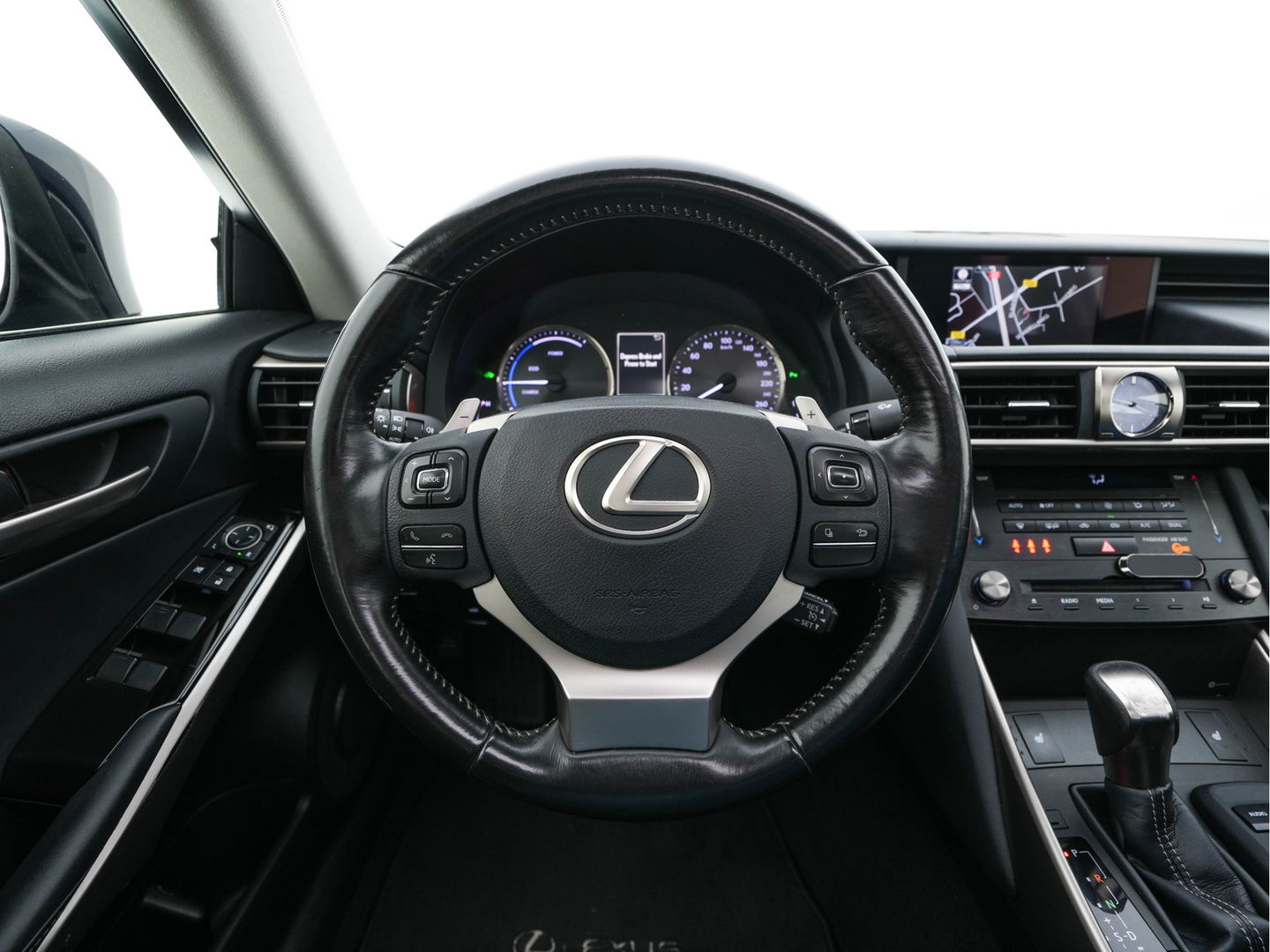 Lexus IS 300h Hybrid Business Line Aut. *PANO | LEATHER-MICROFIBRE | FULL-LED | NAVI-FULLMAP | HEATED-COMFORTSEATS | CAMERA | ECC | SHIFT-PADDLES | PDC | CRUISE | 17''ALU*