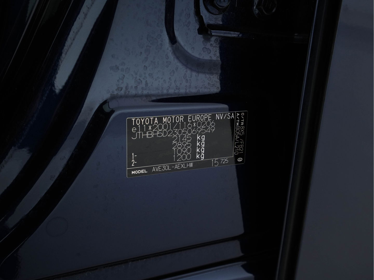 Lexus IS 300h Hybrid Business Line Aut. *PANO | LEATHER-MICROFIBRE | FULL-LED | NAVI-FULLMAP | HEATED-COMFORTSEATS | CAMERA | ECC | SHIFT-PADDLES | PDC | CRUISE | 17''ALU*