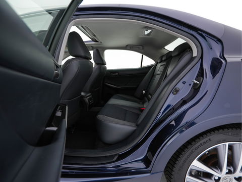 Lexus IS 300h Hybrid Business Line Aut. *PANO | LEATHER-MICROFIBRE | FULL-LED | NAVI-FULLMAP | HEATED-COMFORTSEATS | CAMERA | ECC | SHIFT-PADDLES | PDC | CRUISE | 17''ALU*