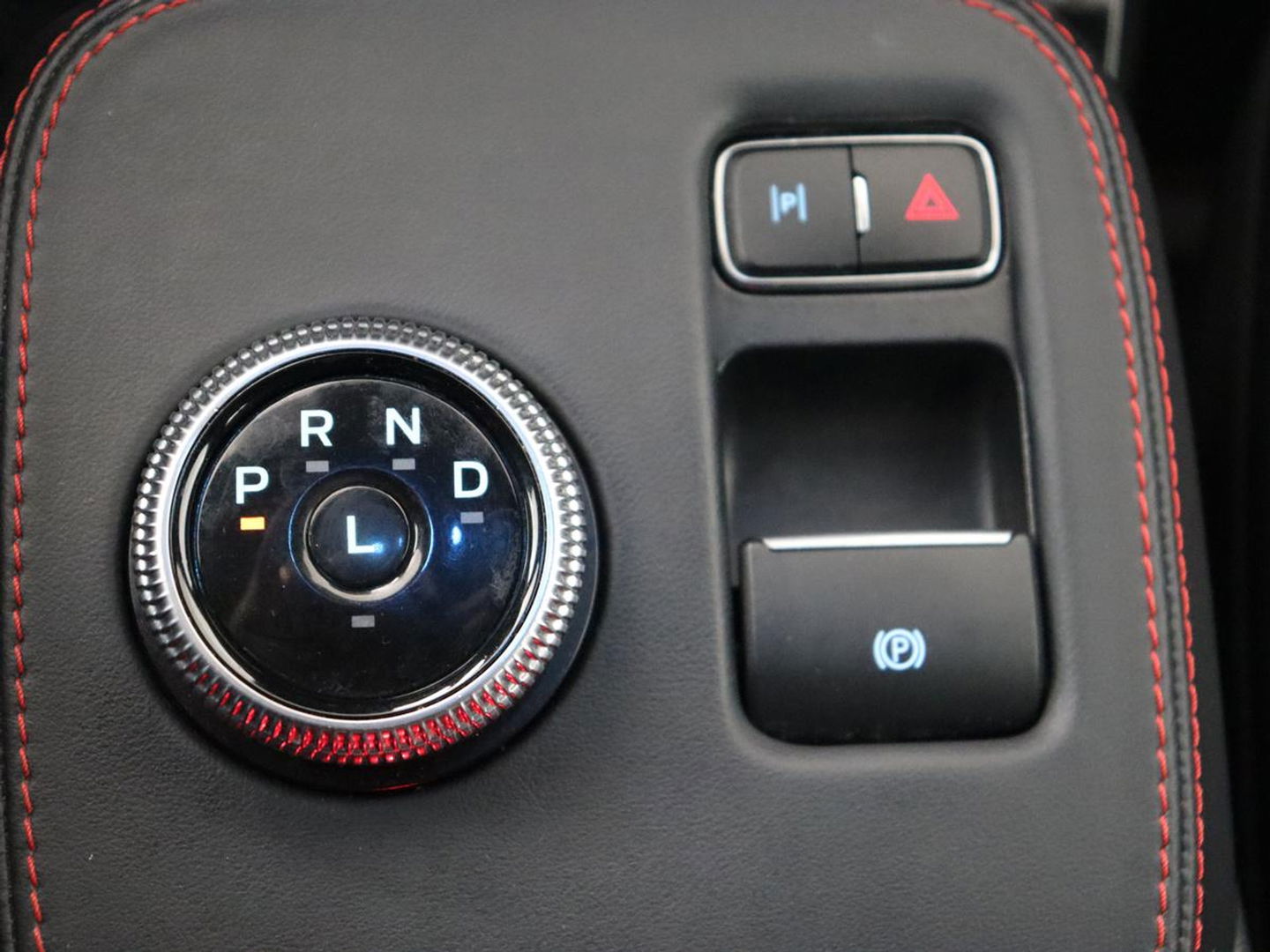 Ford Mustang Mach-E AWD 75 kWh | Panoramadak | 360 Camera | Leder | Stoelverwarming | Adaptive cruise | Carplay | Park Assist | Navigatie | Full LED | B&O Sound