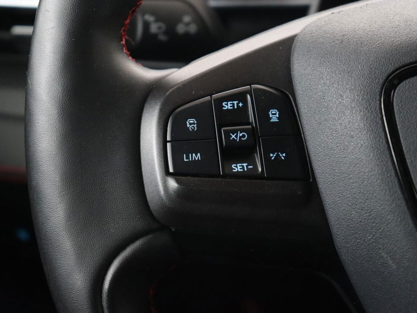 Ford Mustang Mach-E AWD 75 kWh | Panoramadak | 360 Camera | Leder | Stoelverwarming | Adaptive cruise | Carplay | Park Assist | Navigatie | Full LED | B&O Sound