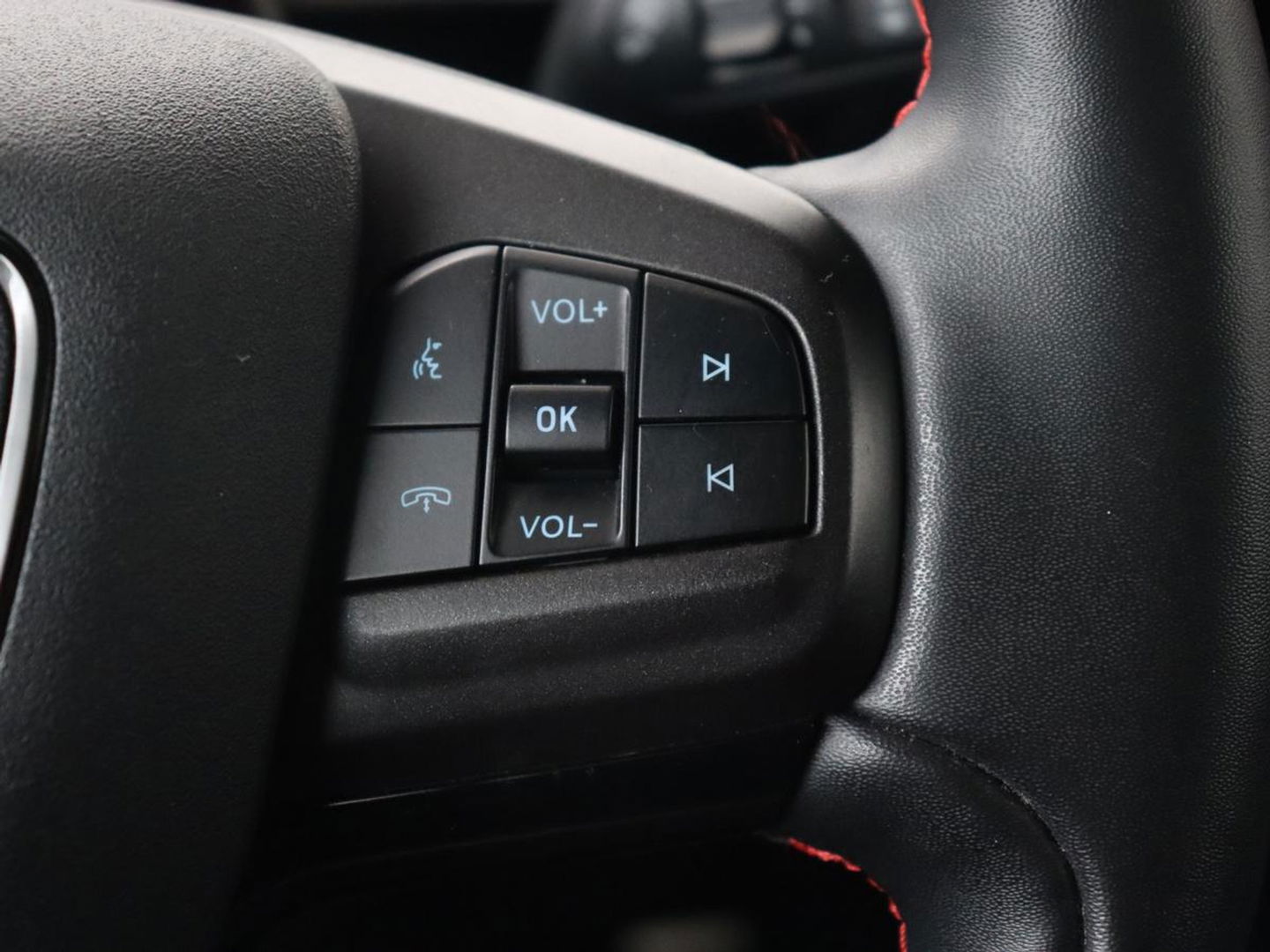 Ford Mustang Mach-E AWD 75 kWh | Panoramadak | 360 Camera | Leder | Stoelverwarming | Adaptive cruise | Carplay | Park Assist | Navigatie | Full LED | B&O Sound