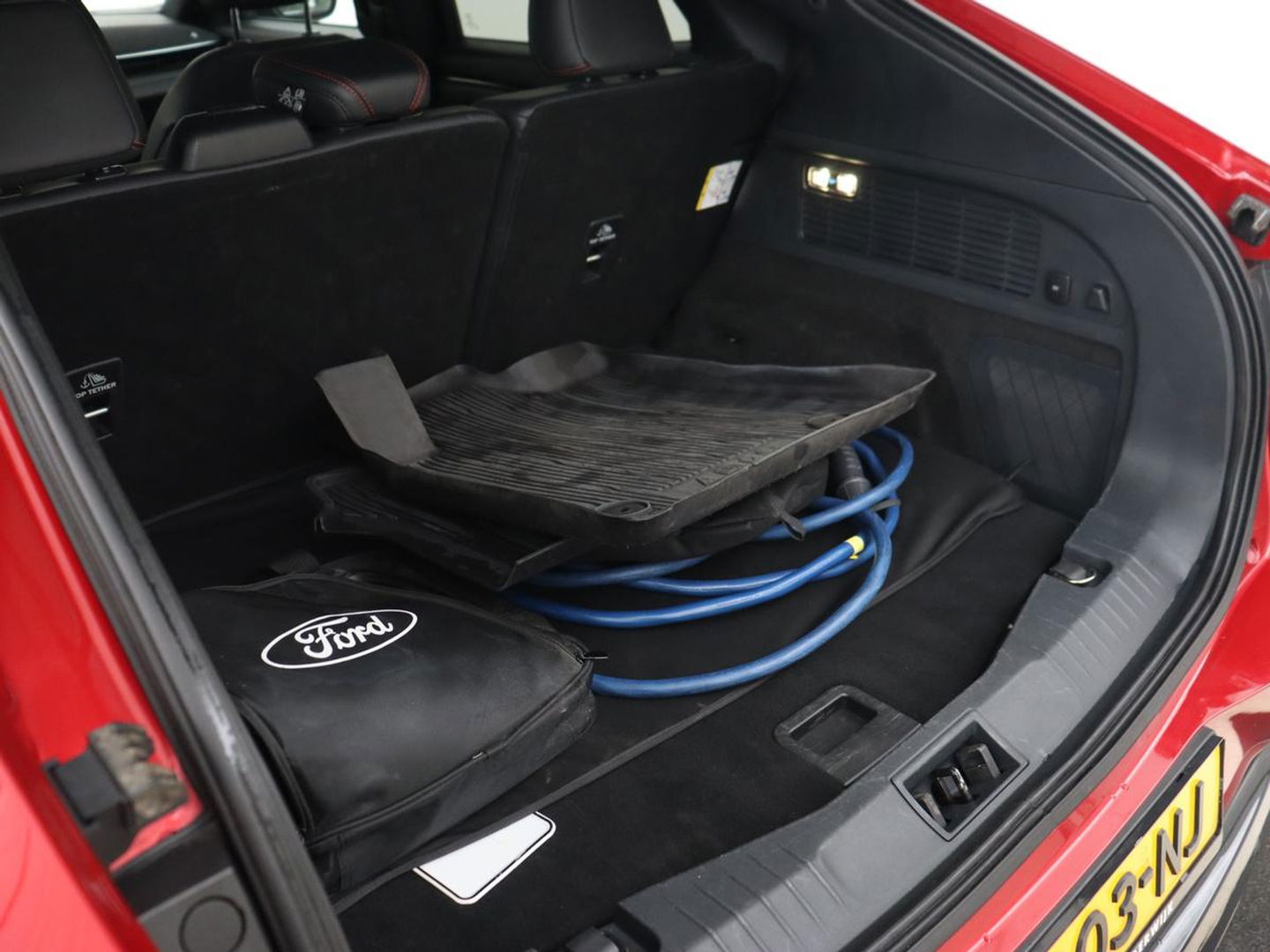 Ford Mustang Mach-E AWD 75 kWh | Panoramadak | 360 Camera | Leder | Stoelverwarming | Adaptive cruise | Carplay | Park Assist | Navigatie | Full LED | B&O Sound