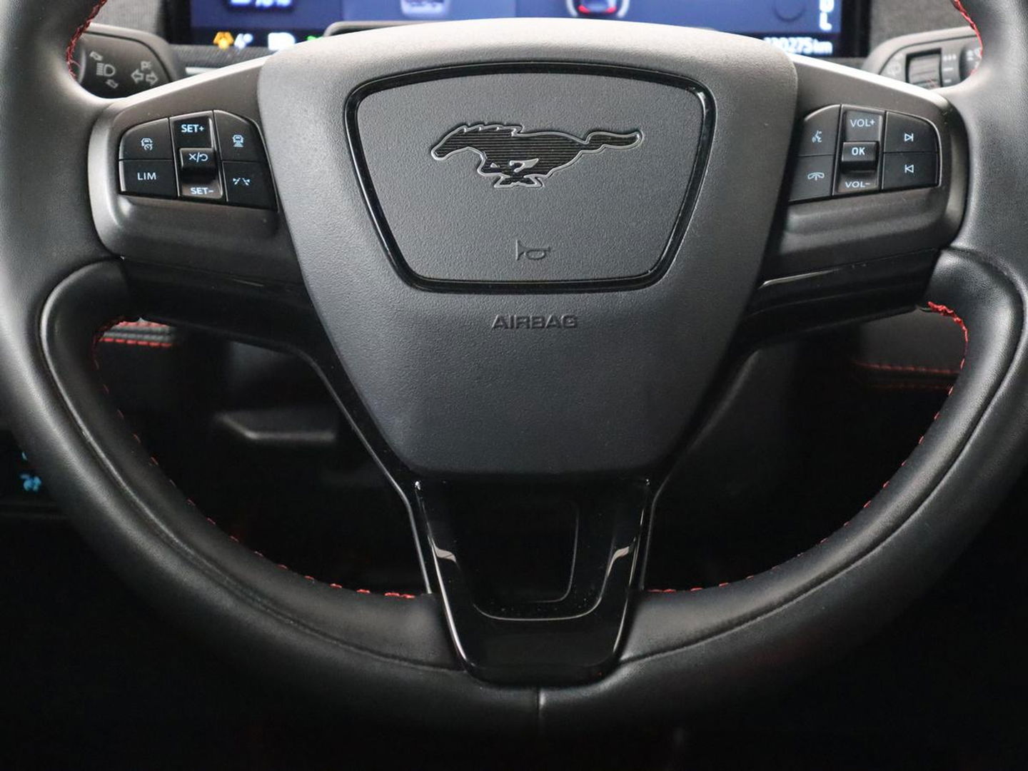 Ford Mustang Mach-E AWD 75 kWh | Panoramadak | 360 Camera | Leder | Stoelverwarming | Adaptive cruise | Carplay | Park Assist | Navigatie | Full LED | B&O Sound