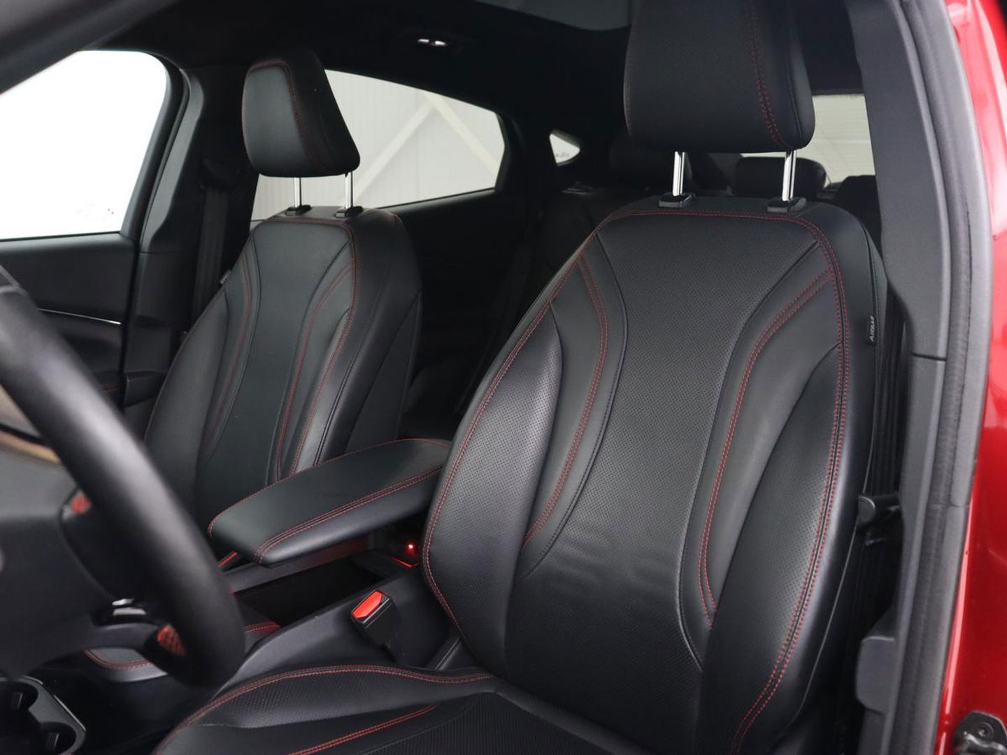 Ford Mustang Mach-E AWD 75 kWh | Panoramadak | 360 Camera | Leder | Stoelverwarming | Adaptive cruise | Carplay | Park Assist | Navigatie | Full LED | B&O Sound