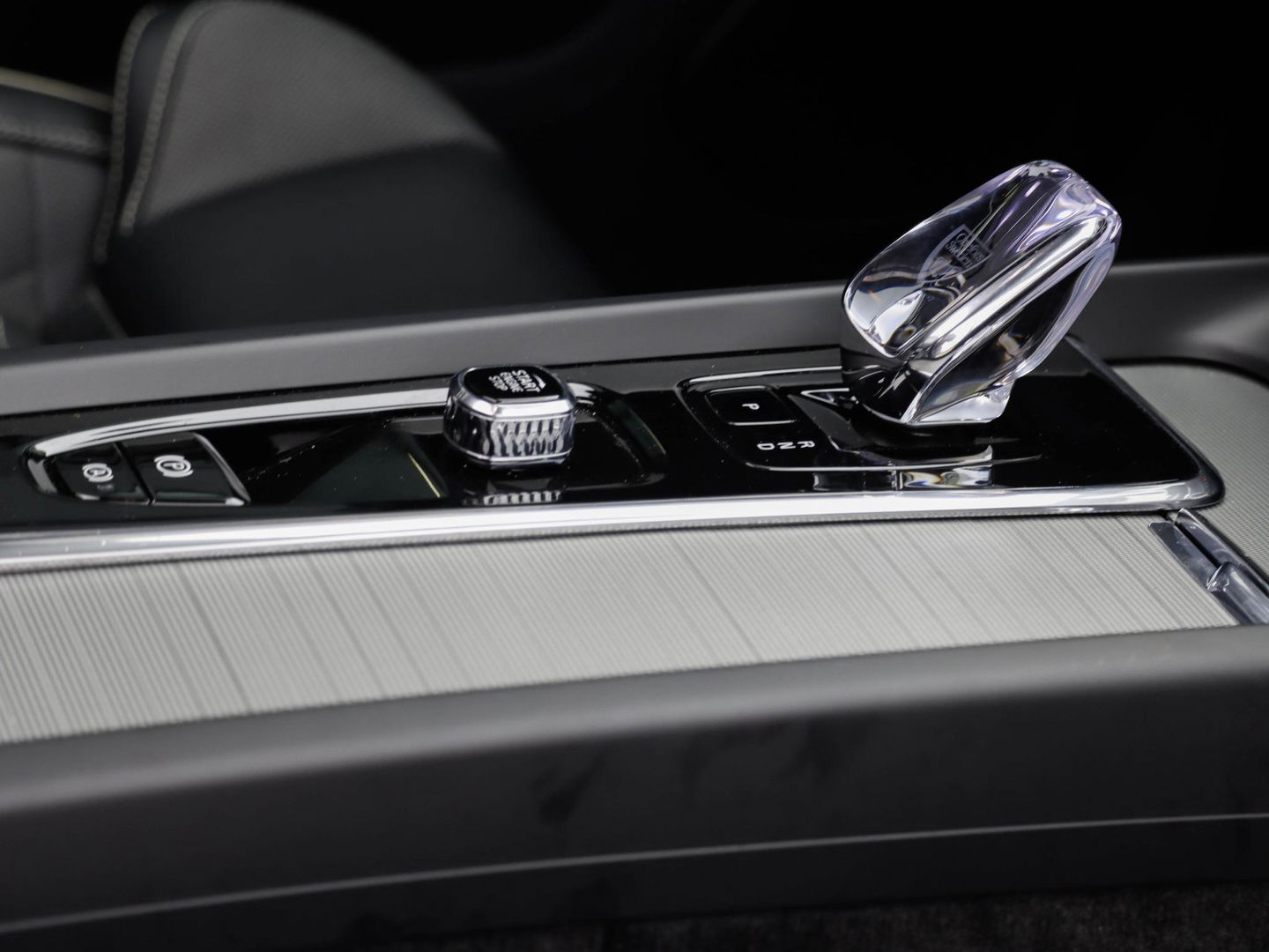 Volvo XC60 B4 Plus Dark Auto Panoramadak Harman Kardon 197pk