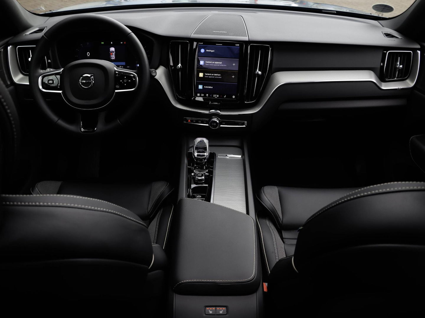 Volvo XC60 B4 Plus Dark Auto Panoramadak Harman Kardon 197pk