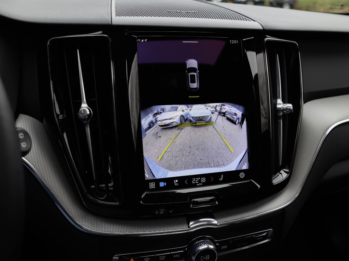 Volvo XC60 B4 Plus Dark Auto Panoramadak Harman Kardon 197pk