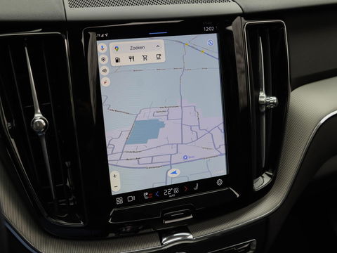 Volvo XC60 B4 Plus Dark Auto Panoramadak Harman Kardon 197pk