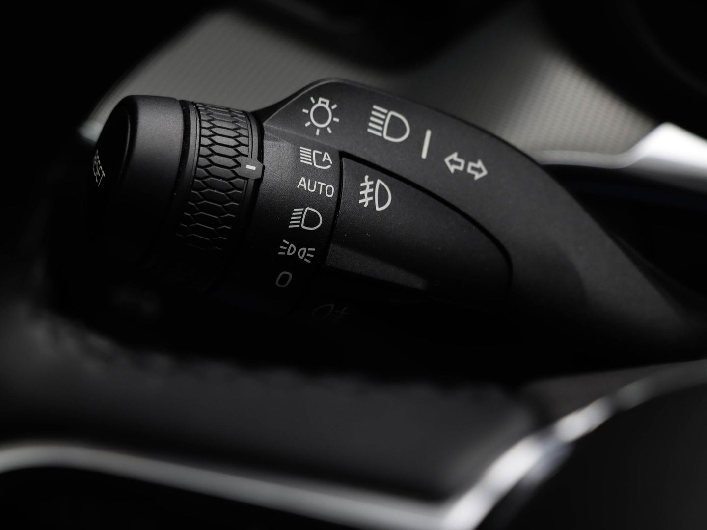 Volvo XC60 B4 Plus Dark Auto Panoramadak Harman Kardon 197pk