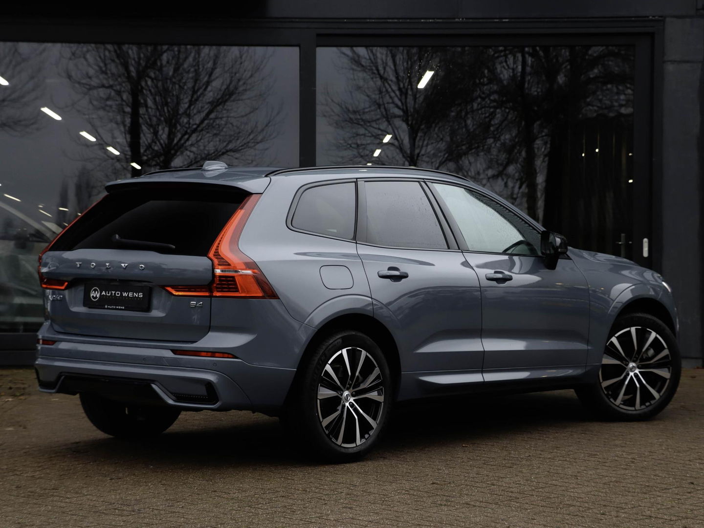 Volvo XC60 B4 Plus Dark Auto Panoramadak Harman Kardon 197pk