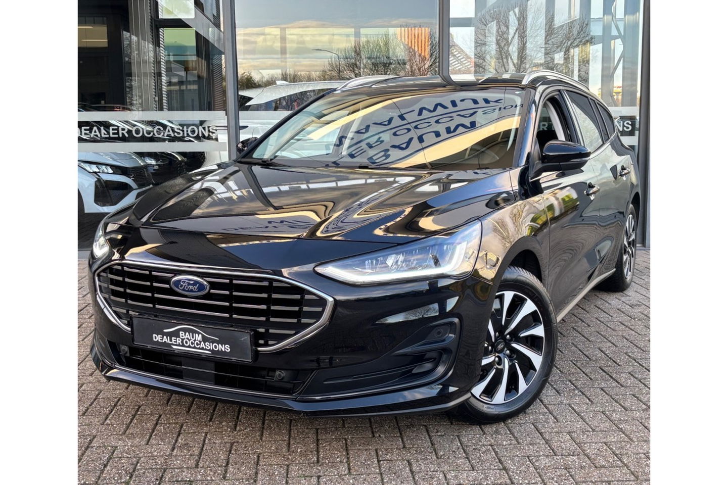 Ford Focus 1.0 TITANIUM X AIRCO WIDESCREEN PDC WINTERPACK.