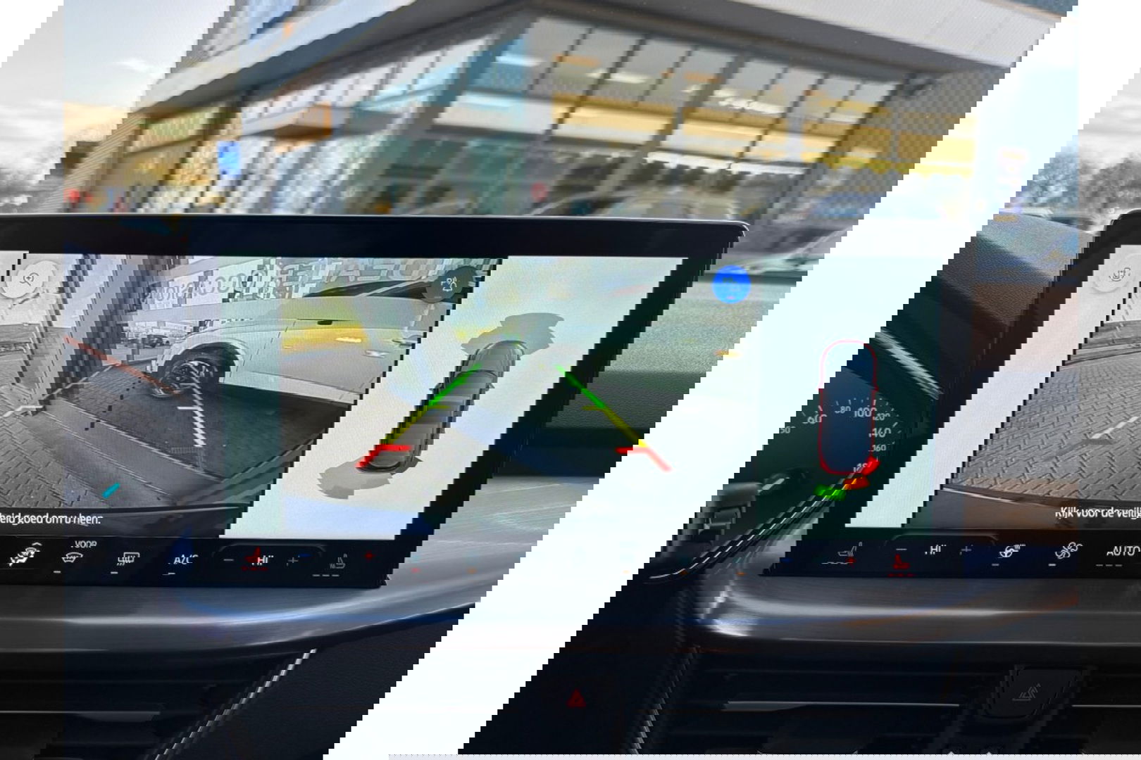 Ford Focus 1.0 TITANIUM X AIRCO WIDESCREEN PDC WINTERPACK.