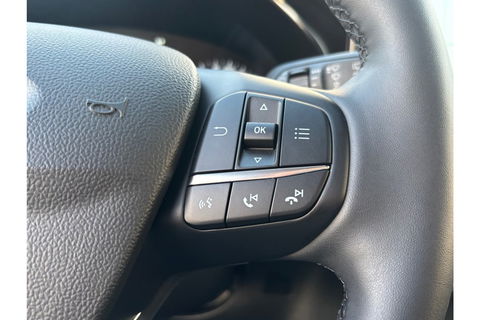 Ford Focus 1.0 TITANIUM X AIRCO WIDESCREEN PDC WINTERPACK.