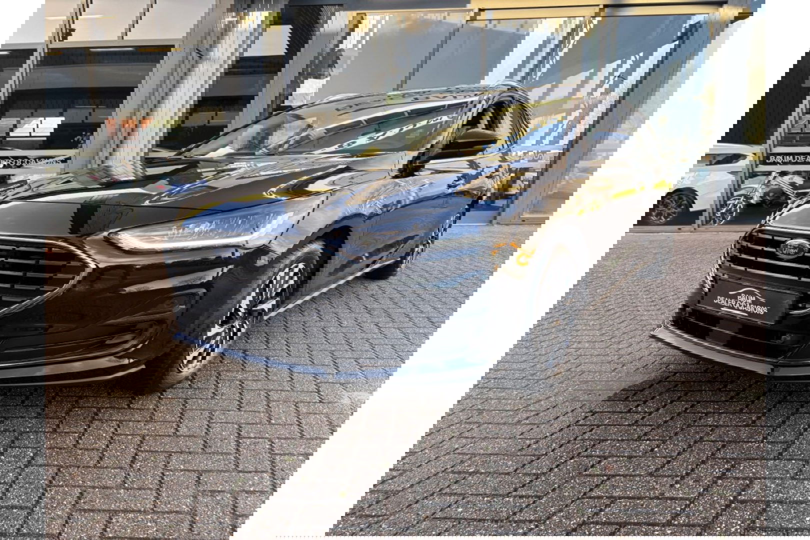 Ford Focus 1.0 TITANIUM X AIRCO WIDESCREEN PDC WINTERPACK.