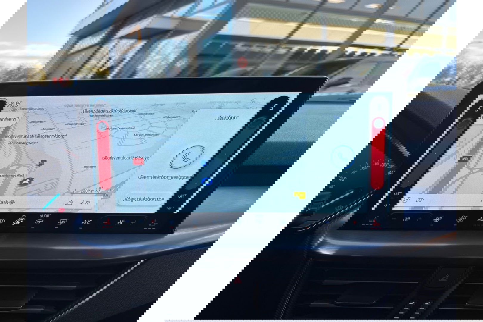 Ford Focus 1.0 TITANIUM X AIRCO WIDESCREEN PDC WINTERPACK.