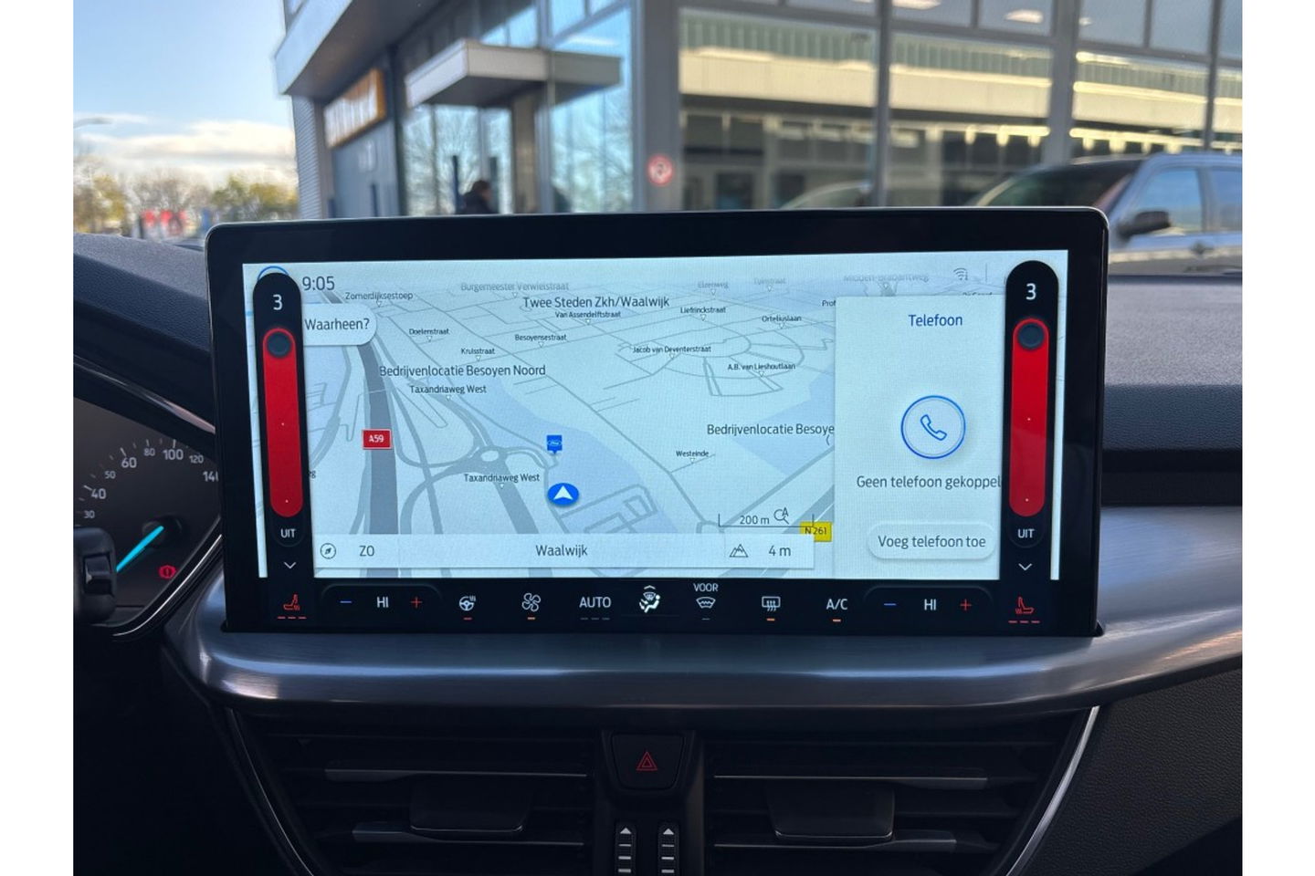 Ford Focus 1.0 TITANIUM X AIRCO WIDESCREEN PDC WINTERPACK.