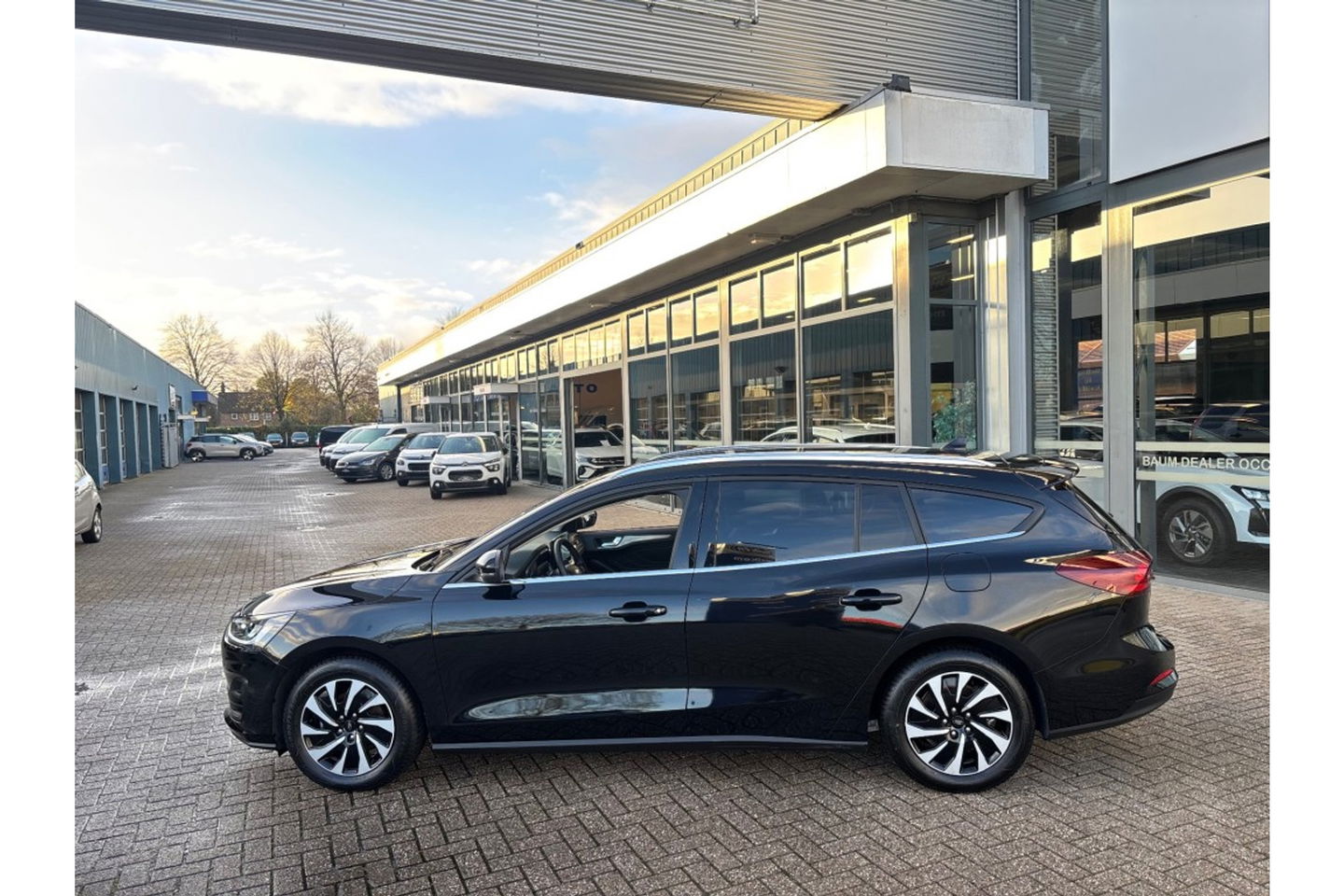 Ford Focus 1.0 TITANIUM X AIRCO WIDESCREEN PDC WINTERPACK.