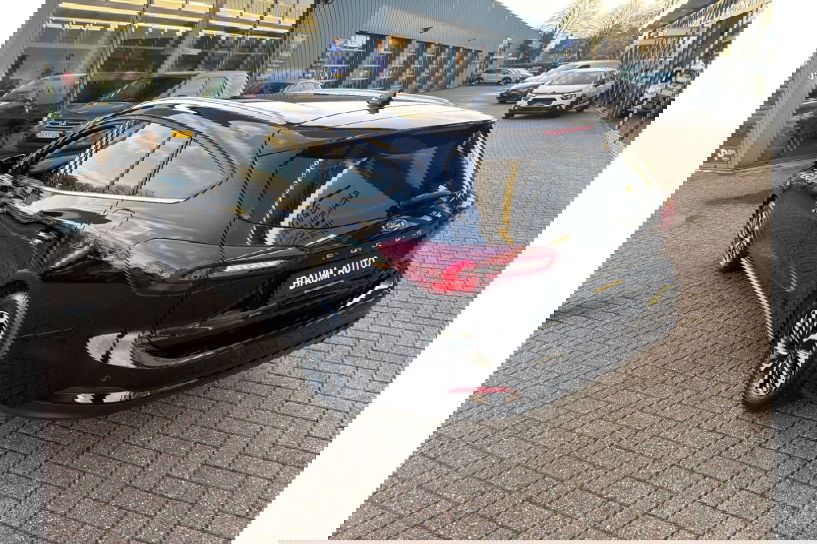 Ford Focus 1.0 TITANIUM X AIRCO WIDESCREEN PDC WINTERPACK.