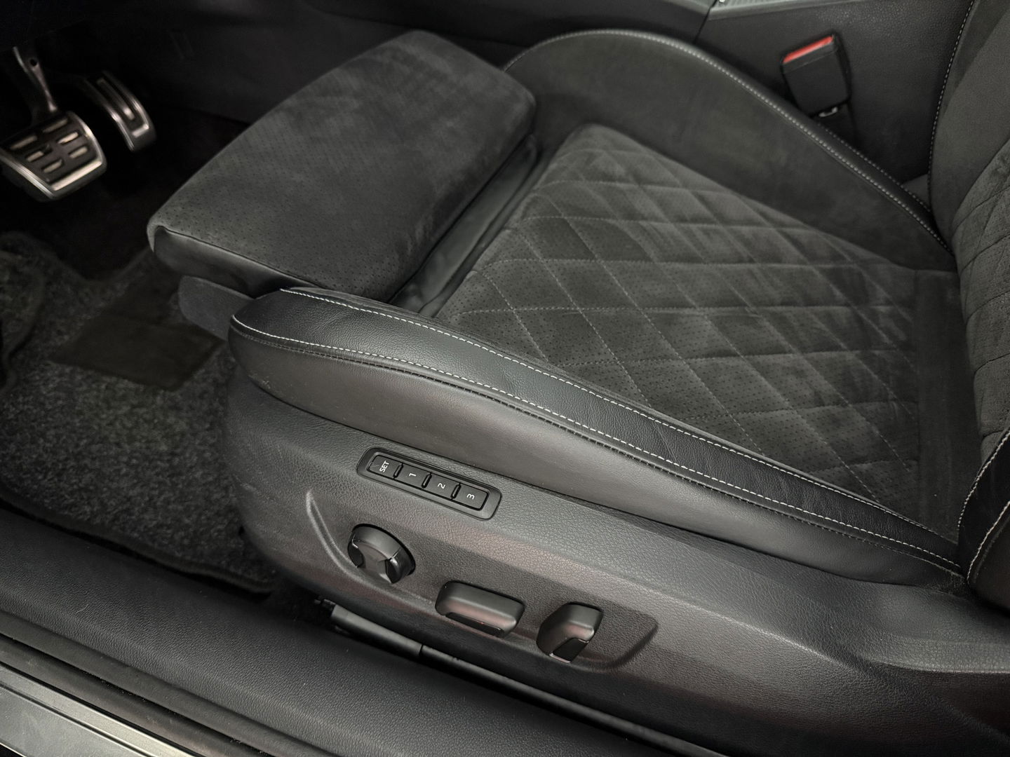 Škoda Superb 1.5 TSI 150PK ACT Sportline Business | Pano | Sfeerverl. | Virtual | Memory | Trekh. | Camera | Carplay | NAP