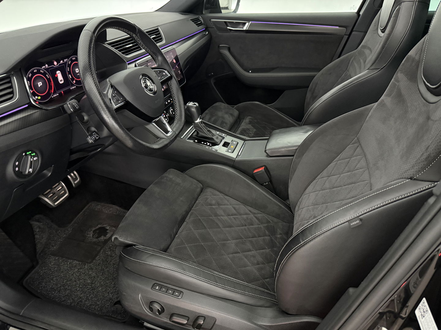 Škoda Superb 1.5 TSI 150PK ACT Sportline Business | Pano | Sfeerverl. | Virtual | Memory | Trekh. | Camera | Carplay | NAP