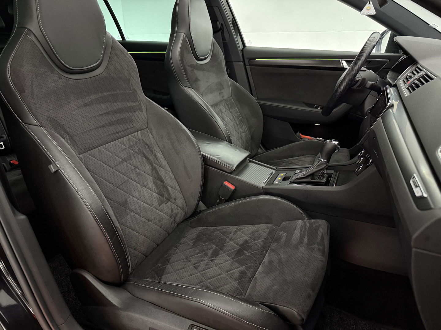 Škoda Superb 1.5 TSI 150PK ACT Sportline Business | Pano | Sfeerverl. | Virtual | Memory | Trekh. | Camera | Carplay | NAP