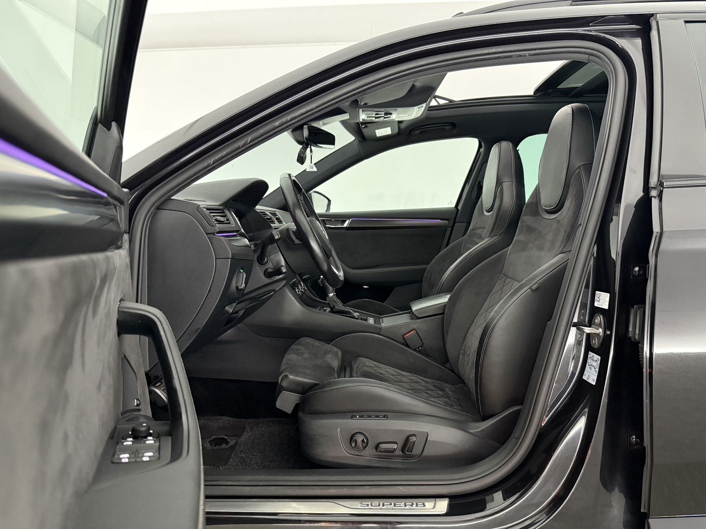 Škoda Superb 1.5 TSI 150PK ACT Sportline Business | Pano | Sfeerverl. | Virtual | Memory | Trekh. | Camera | Carplay | NAP